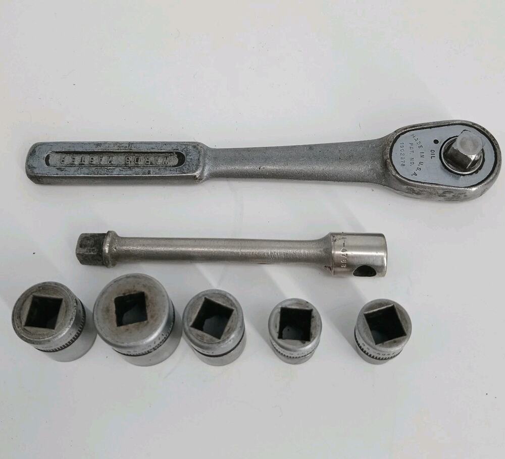 Vtg WARDS Master Quality 3/8" Drive Reversible Pear Head Ratchet 5 Sockets Ext